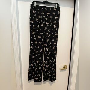 Max Mara Studio Black floral Flowy Pants. Size tag removed.
Waist 15 3/4” inch